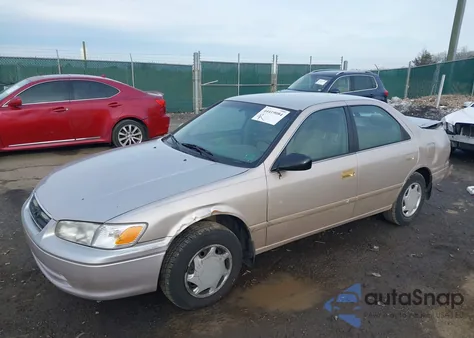 2000 Toyota Camry Ce z USA, uszkodzony, nr VIN 4T1BG22KXYU998110